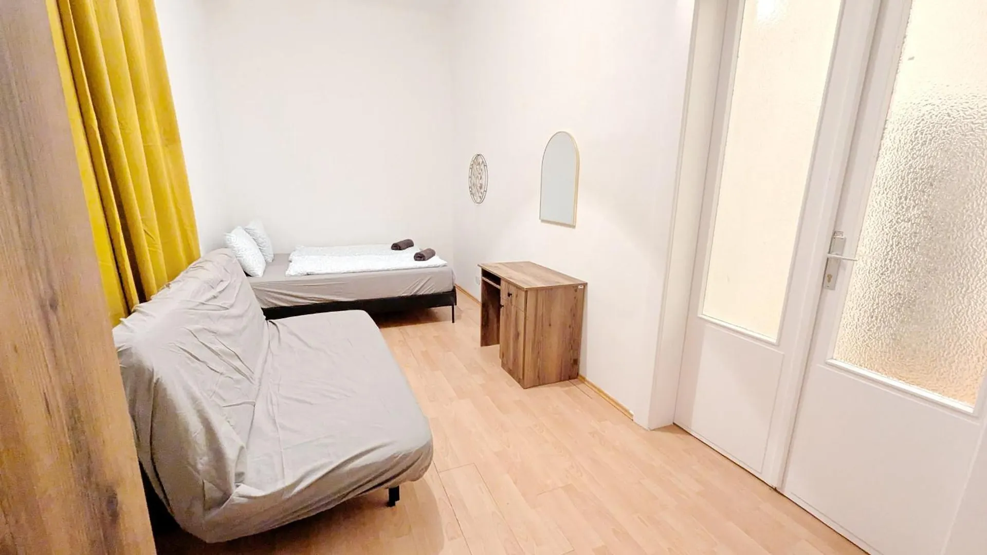Spacious Rooms - 15 Min From Airport & City Center, 5 Min From Vienna Main-Bus Station Ez 42 0*,