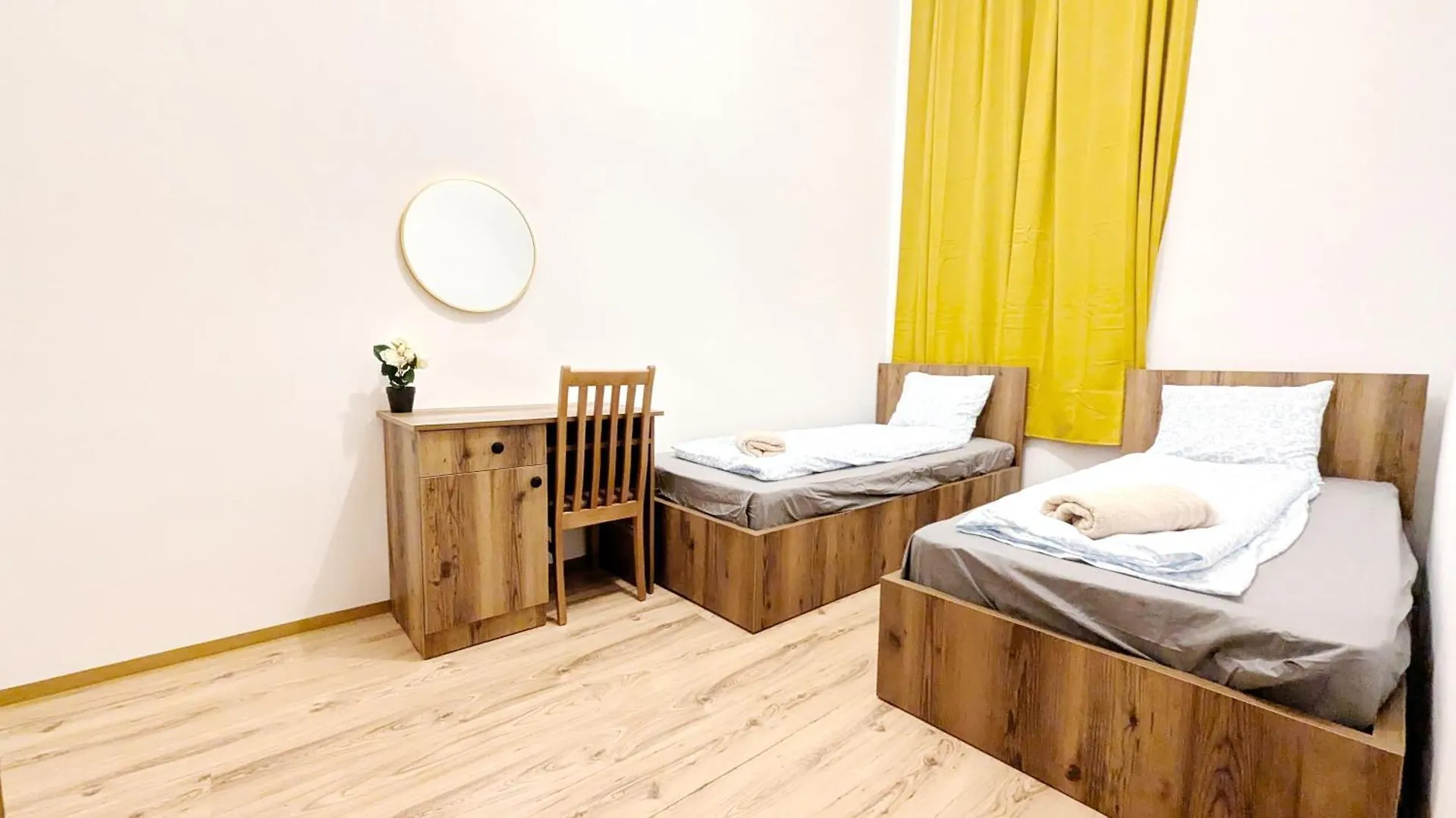 Spacious Rooms - 15 Min From Airport & City Center, 5 Min From Vienna Main-Bus Station Ez 42 0*,  Austria