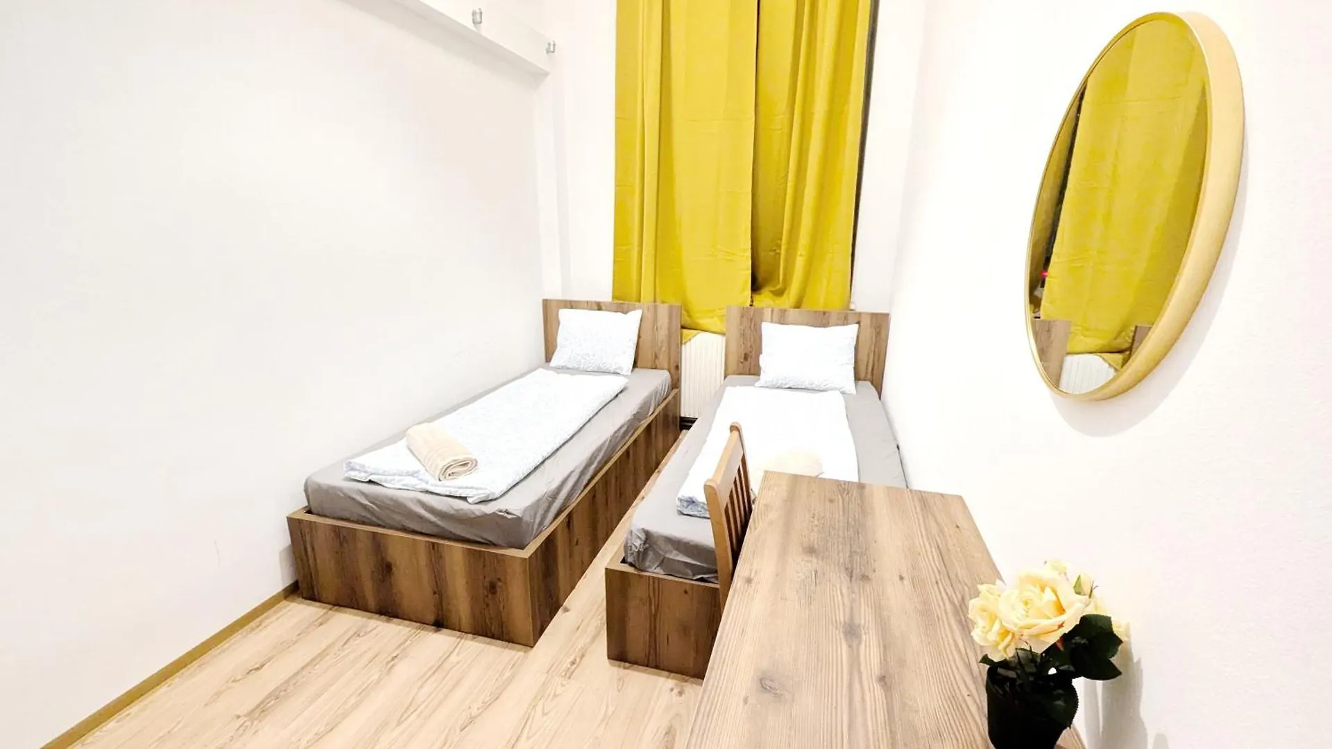 Homestay Spacious Rooms - 15 Min From Airport & City Center, 5 Min From Vienna Main-Bus Station Ez 42