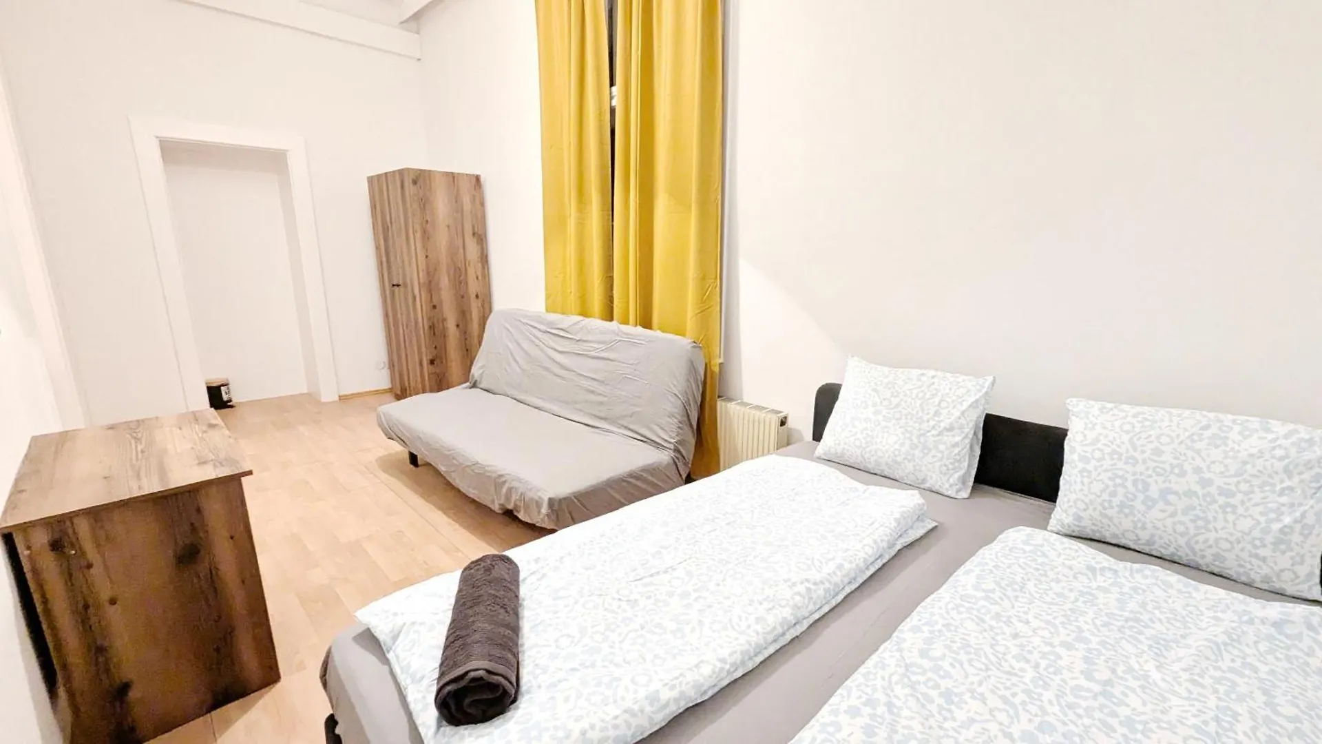 Homestay Spacious Rooms - 15 Min From Airport & City Center, 5 Min From Vienna Main-Bus Station Ez 42