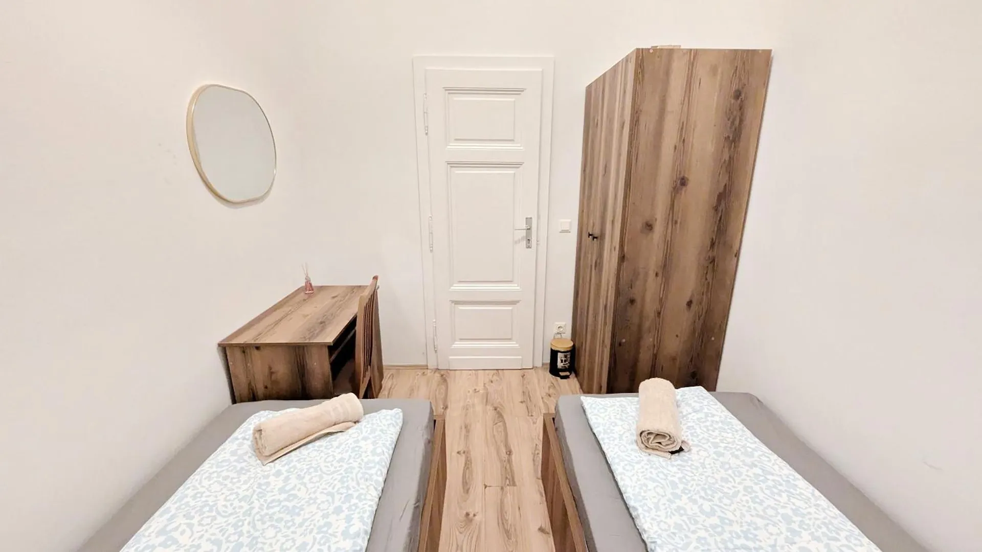 Homestay Spacious Rooms - 15 Min From Airport & City Center, 5 Min From Vienna Main-Bus Station Ez 42